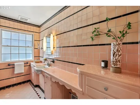 2632 Ne Stanton Street Portland OR 97212