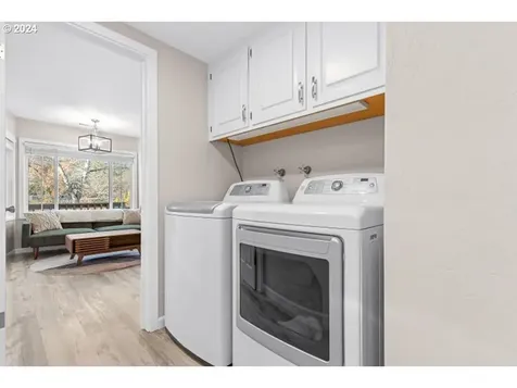1424 Rogue River Highway Gold Hill OR 97525