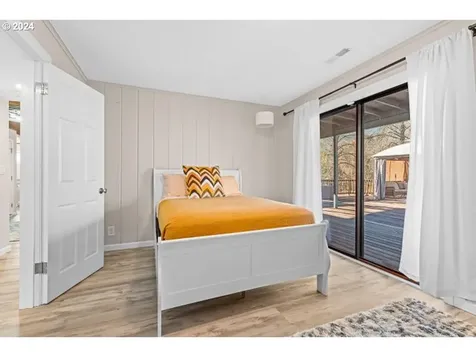 1424 Rogue River Highway Gold Hill OR 97525