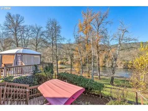 1424 Rogue River Highway Gold Hill OR 97525