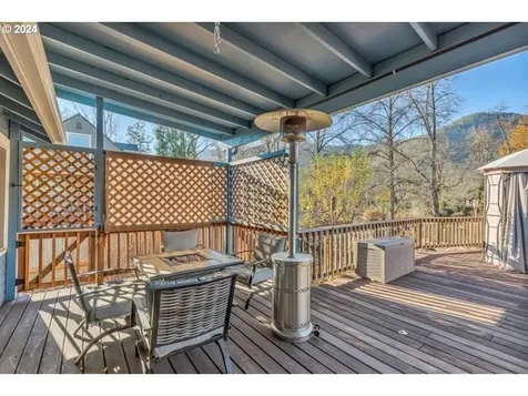 1424 Rogue River Highway Gold Hill OR 97525