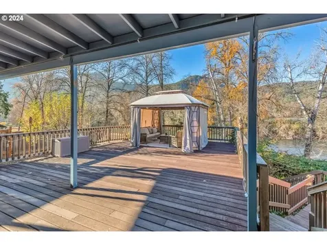 1424 Rogue River Highway Gold Hill OR 97525