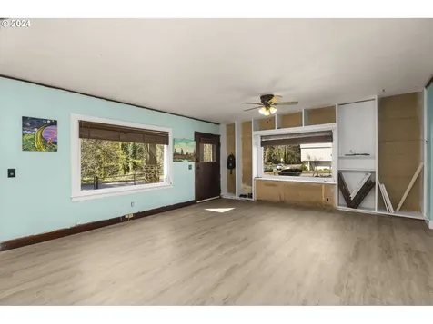 107 Sw Lakeshore Drive Estacada OR 97023