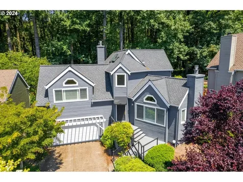 39 Spinosa Lake Oswego OR 97035