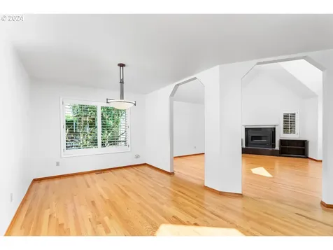 39 Spinosa Lake Oswego OR 97035