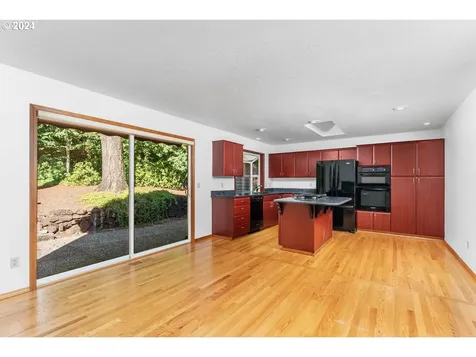 39 Spinosa Lake Oswego OR 97035
