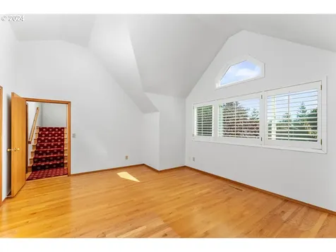 39 Spinosa Lake Oswego OR 97035