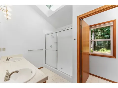39 Spinosa Lake Oswego OR 97035