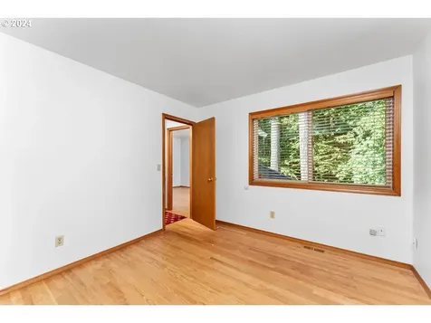 39 Spinosa Lake Oswego OR 97035