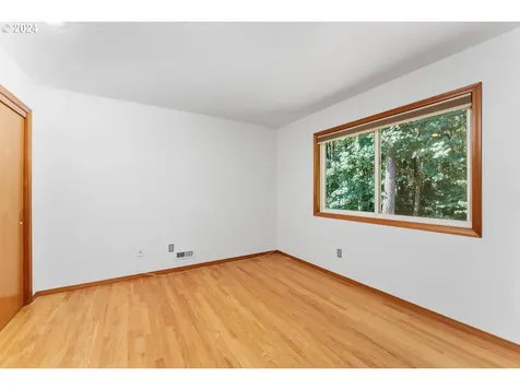 39 Spinosa Lake Oswego OR 97035