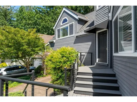 39 Spinosa Lake Oswego OR 97035
