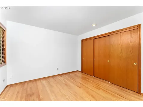 39 Spinosa Lake Oswego OR 97035