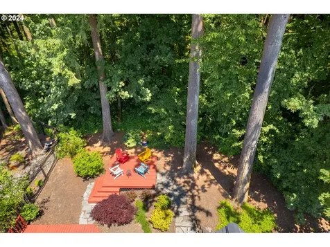 39 Spinosa Lake Oswego OR 97035