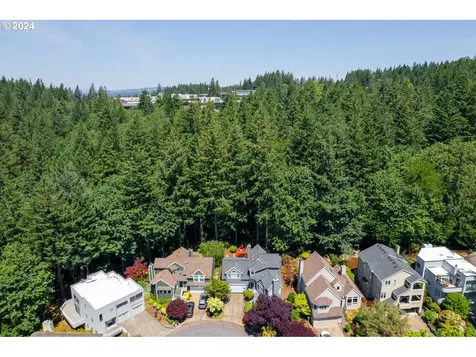 39 Spinosa Lake Oswego OR 97035