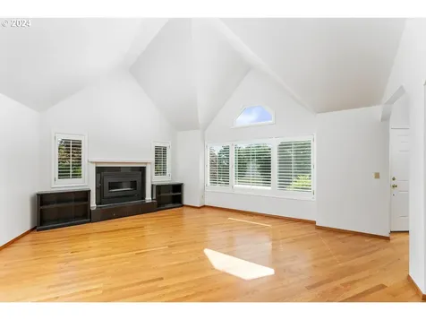 39 Spinosa Lake Oswego OR 97035