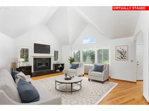 39 Spinosa Lake Oswego OR 97035