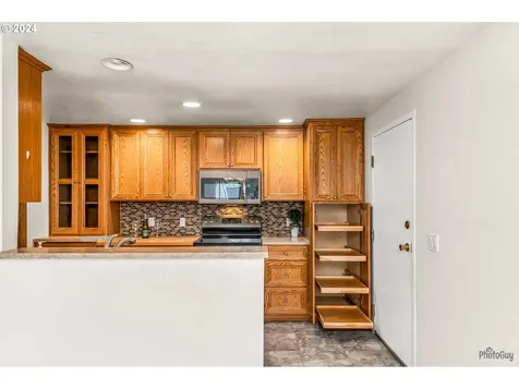 159 Westbrook Way Eugene OR 97405