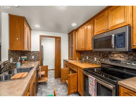 159 Westbrook Way Eugene OR 97405