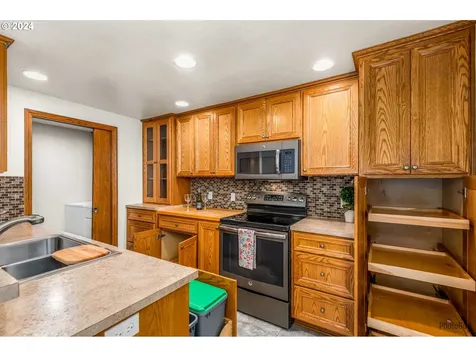 159 Westbrook Way Eugene OR 97405