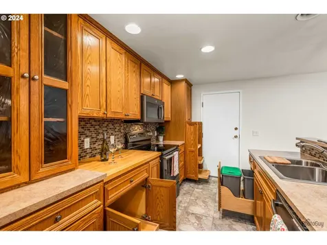 159 Westbrook Way Eugene OR 97405
