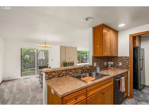 159 Westbrook Way Eugene OR 97405