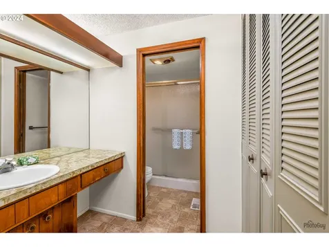 159 Westbrook Way Eugene OR 97405