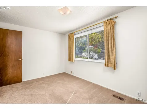 159 Westbrook Way Eugene OR 97405