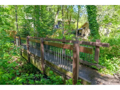 159 Westbrook Way Eugene OR 97405