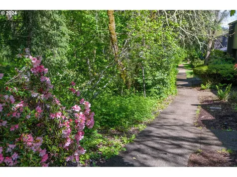 159 Westbrook Way Eugene OR 97405