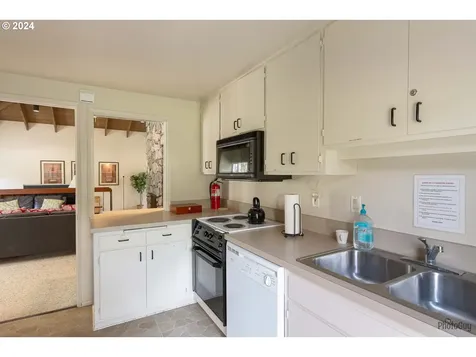 159 Westbrook Way Eugene OR 97405