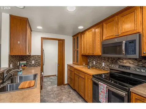 159 Westbrook Way Eugene OR 97405
