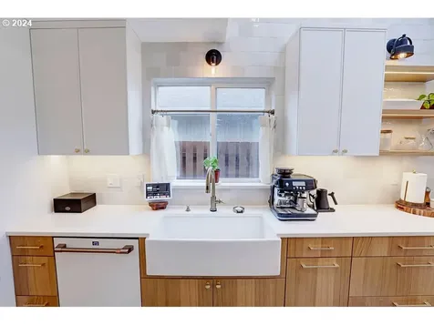 14785 Orchard Street Ne Aurora OR 97002