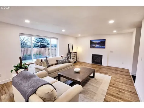 14785 Orchard Street Ne Aurora OR 97002