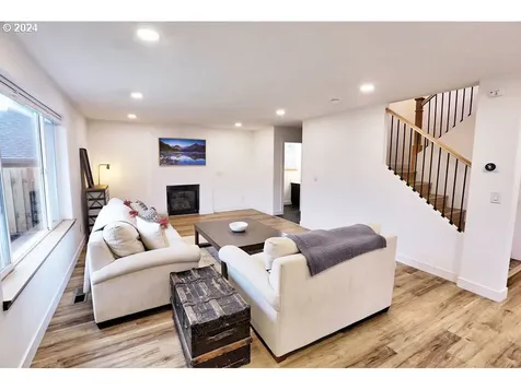 14785 Orchard Street Ne Aurora OR 97002