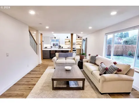 14785 Orchard Street Ne Aurora OR 97002