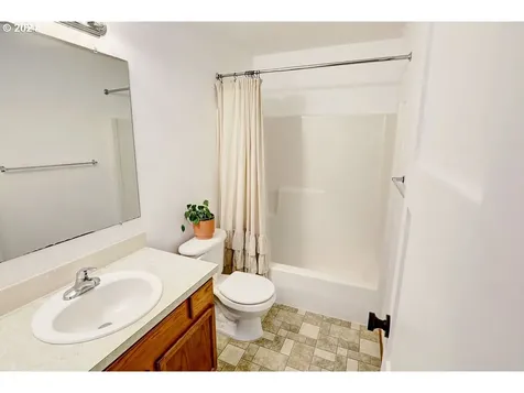 14785 Orchard Street Ne Aurora OR 97002