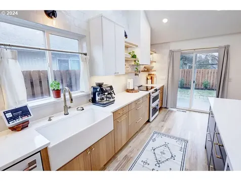 14785 Orchard Street Ne Aurora OR 97002