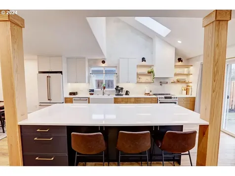14785 Orchard Street Ne Aurora OR 97002