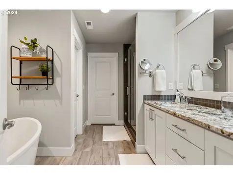 8510 N Hargrave Street Camas WA 98607