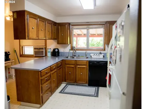 1186 Netzel Street Oregon City OR 97045