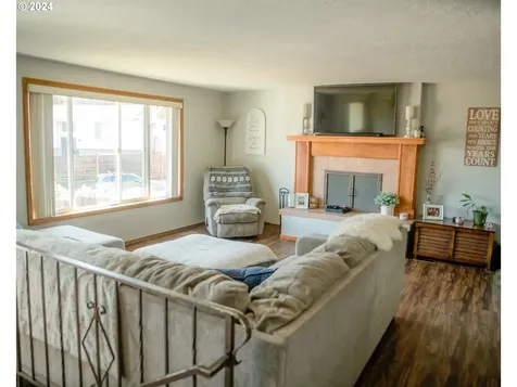 1186 Netzel Street Oregon City OR 97045