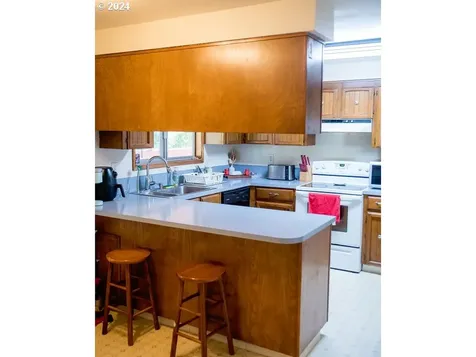 1186 Netzel Street Oregon City OR 97045