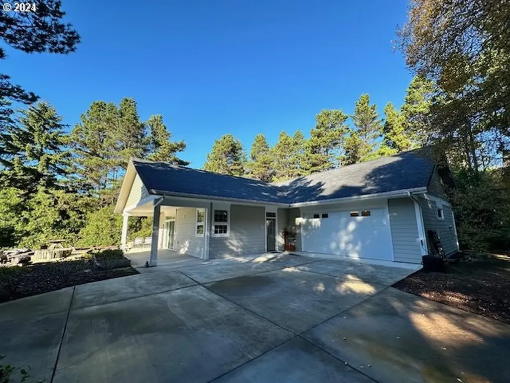 4881 Gloria Gayle Way Florence OR 97439