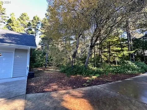 4881 Gloria Gayle Way Florence OR 97439