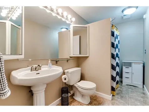 5241 Sugarpine Circle Eugene OR 97402