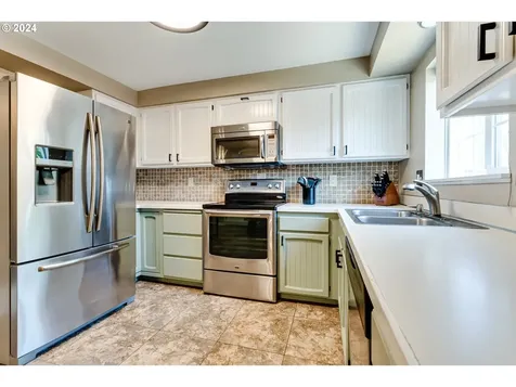 5241 Sugarpine Circle Eugene OR 97402