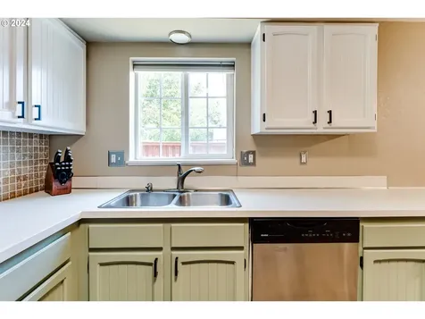 5241 Sugarpine Circle Eugene OR 97402