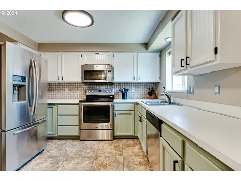 5241 Sugarpine Circle Eugene OR 97402