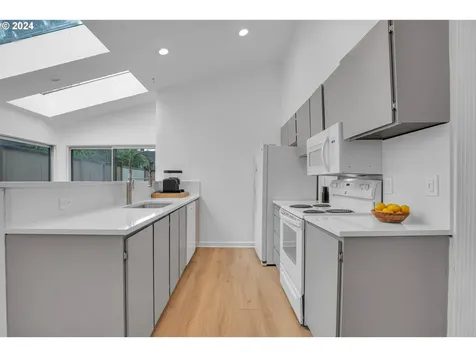 8603 SW 19th Avenue Portland OR 97219