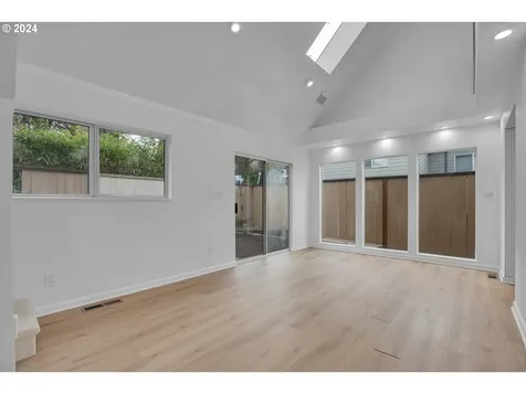 8603 SW 19th Avenue Portland OR 97219